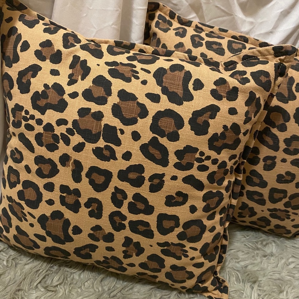Cheetah Print Throw Pillows